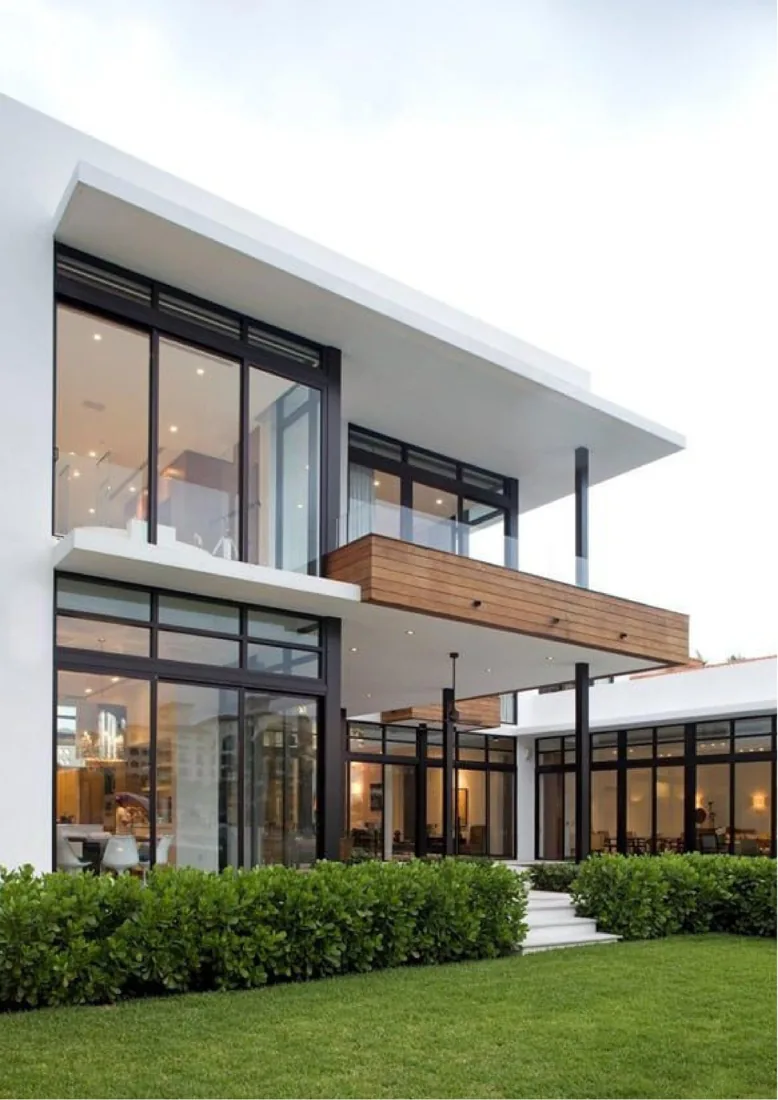 Residence with large aluminium window and door systems